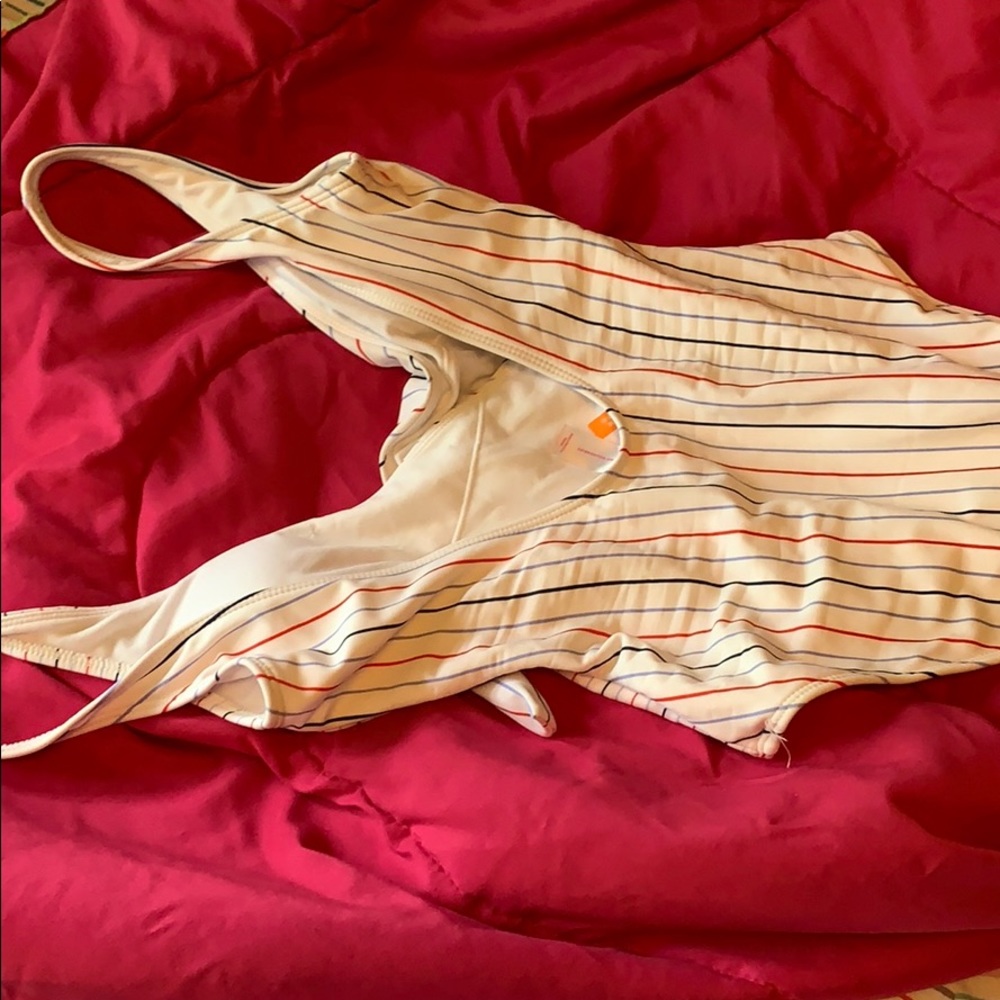 Swim suit - Picture 3 of 4